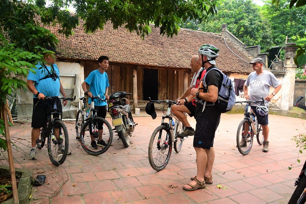 Awaken with the Capital: The Ultimate Guide to a Morning Cycling Tour in Hanoi